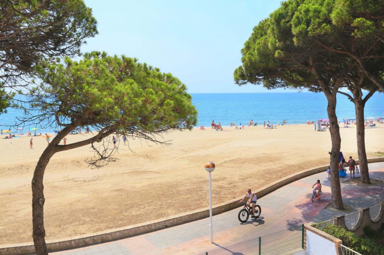 דירות קמברילס Playmar Litoral Costa Dorada - Only Families מראה חיצוני תמונה