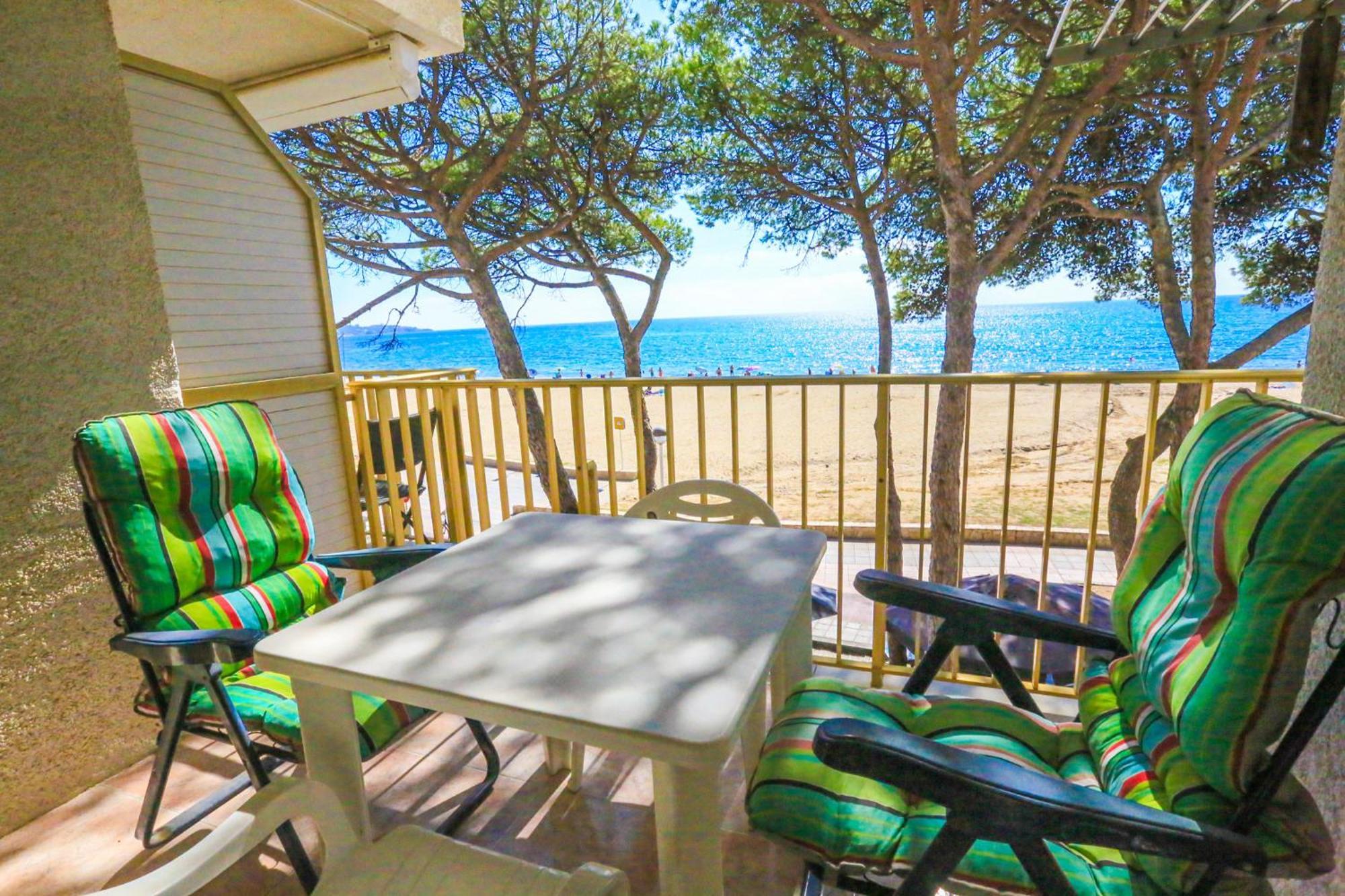 דירות קמברילס Playmar Litoral Costa Dorada - Only Families מראה חיצוני תמונה
